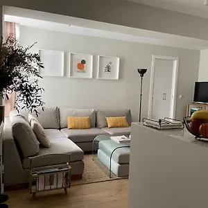 https://apartamento-velarde-maestranza.es-andalucia.com
